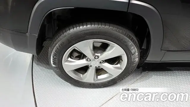 Jeep Cherokee 2022 — Photo 19/20