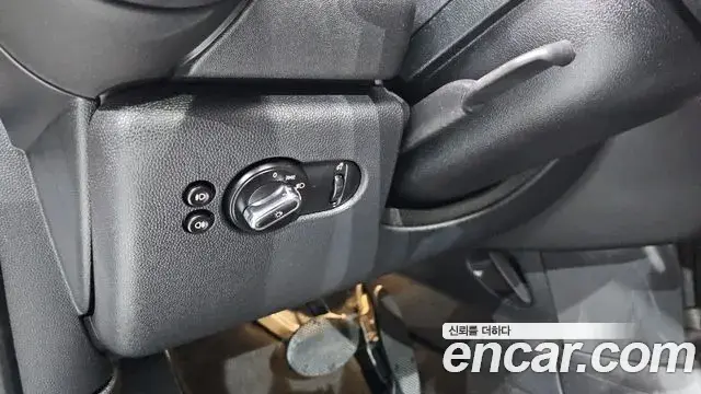 Mini Cooper 2019 — Photo 13/20
