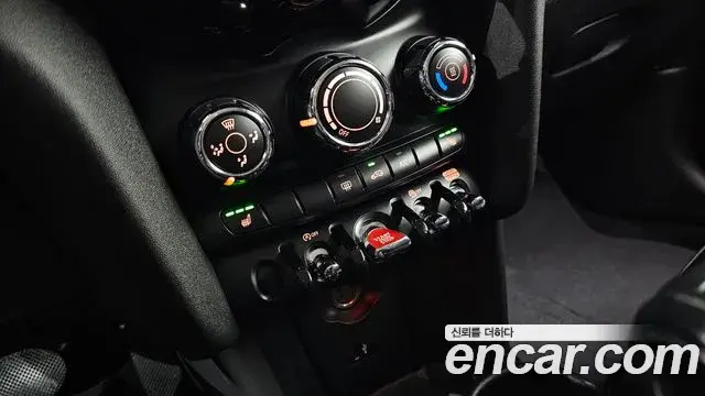 Mini Cooper 2019 — Photo 17/20