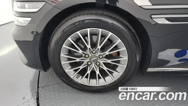 Genesis Electrified G80 2020 — Photo 5/20