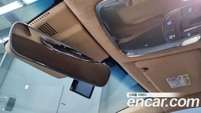 Genesis Electrified G80 2022 — Photo 13/18