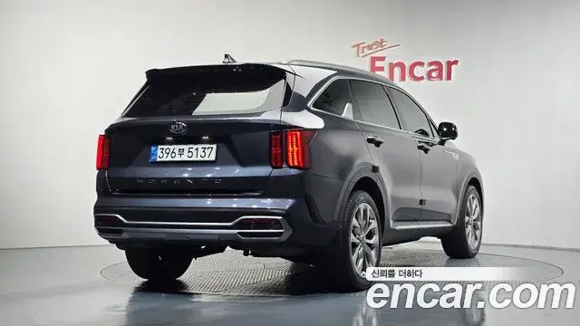 Kia Sorento 2021 — Photo 2/20