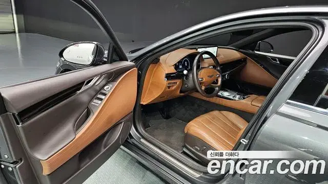 Genesis Electrified G80 2020 — Photo 11/20