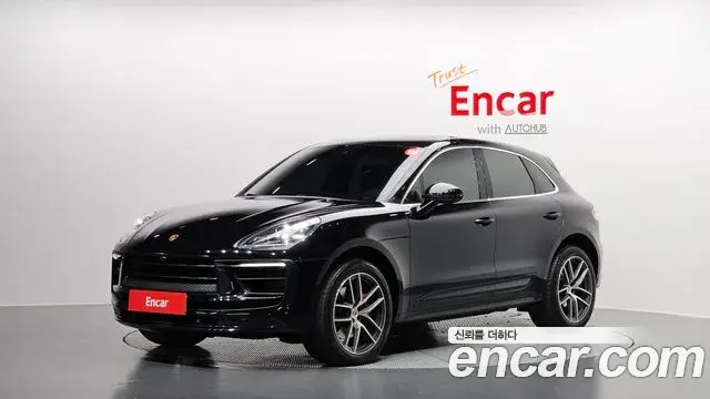 Porsche Macan 2022 — Photo 1/20