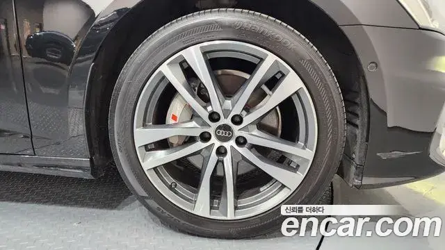 Audi A6 2022 — ფოტო 15/20