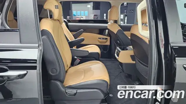 Kia Carnival 2022 — Photo 18/20