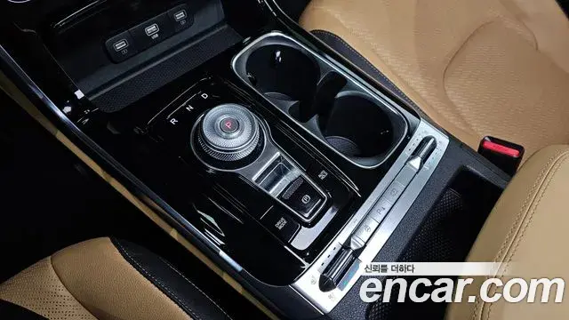 Kia Carnival 2023 — Şəkil 9/20
