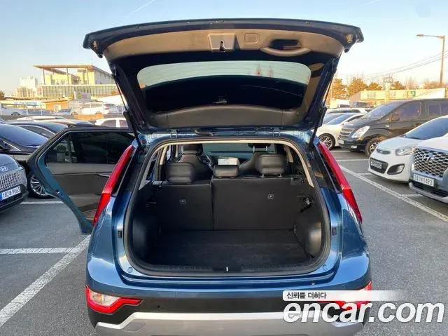 Kia Niro 2022 — ფოტო 4/20