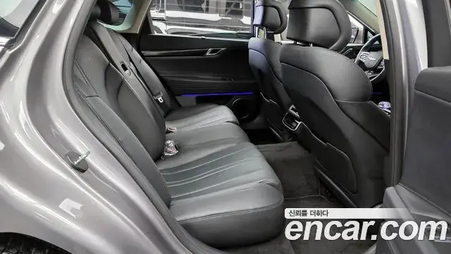 Genesis Electrified G80 2024 — Photo 12/20