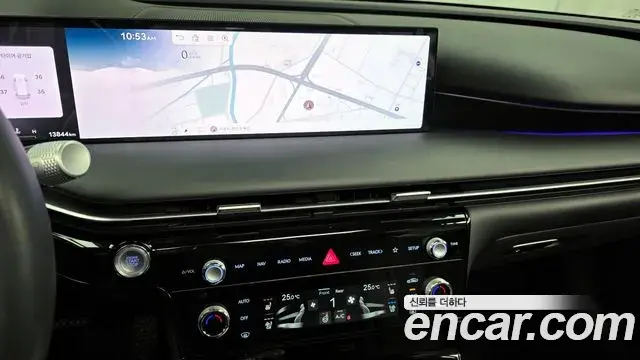 Genesis Electrified G80 2024 — Photo 14/20