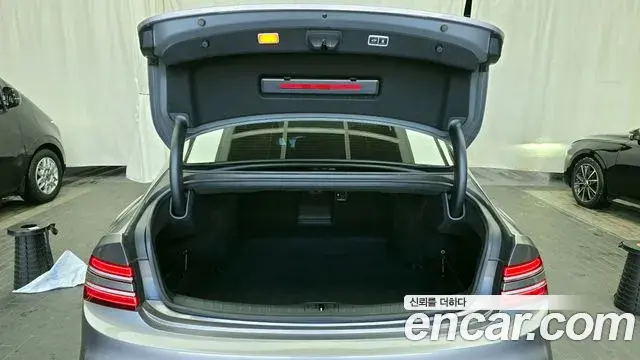 Genesis Electrified G80 2024 — Photo 20/20