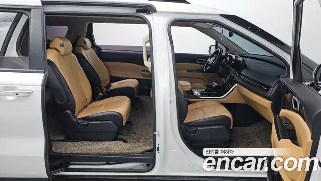 Kia Carnival 2021 — Photo 11/20