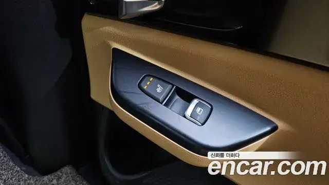 Kia Carnival 2021 — Photo 19/20