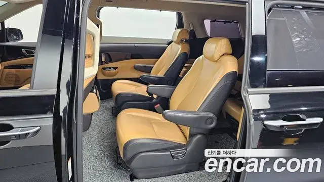 Kia Carnival 2021 — Фото 11/20