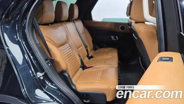 Land Rover Discovery 5 2018 — Photo 7/20