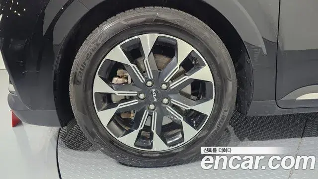 Kia Carnival 2021 — Фото 5/20