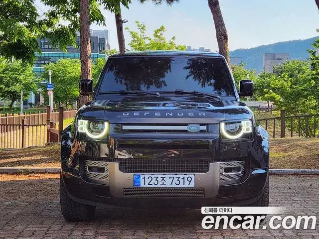 Land Rover Defender, 2025
