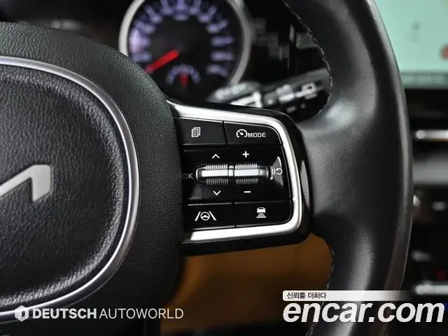 Kia Carnival 2022 — Photo 18/20