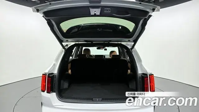 Kia Sorento 2021 — Фото 20/20