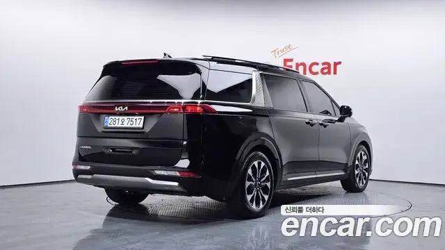 Kia Carnival 2023 — Photo 2/20
