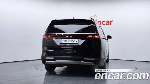 Kia Carnival 2023 — Photo 4/20