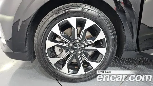 Kia Carnival 2023 — Photo 5/20