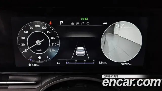 Kia Carnival 2023 — Photo 8/20