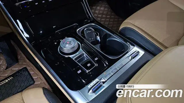 Kia Carnival 2023 — Photo 9/20