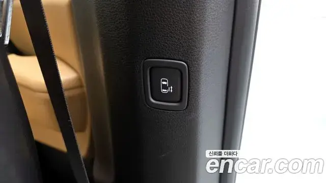 Kia Carnival 2022 — Фото 19/20