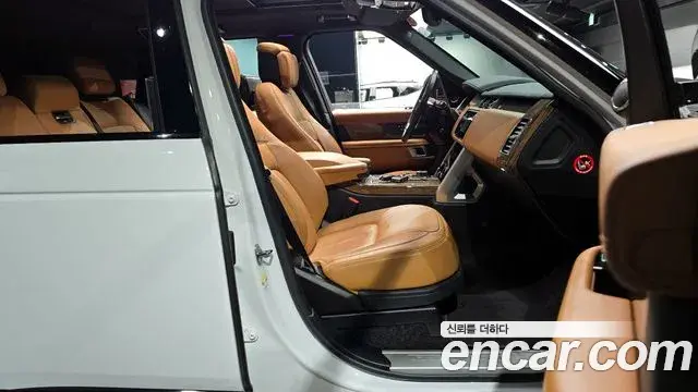 Land Rover Range Rover 2021 — Photo 11/20