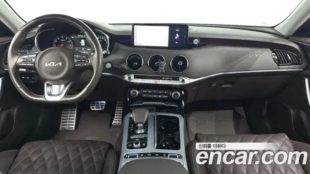 Kia Stinger Meister 2022 — ფოტო 10/20