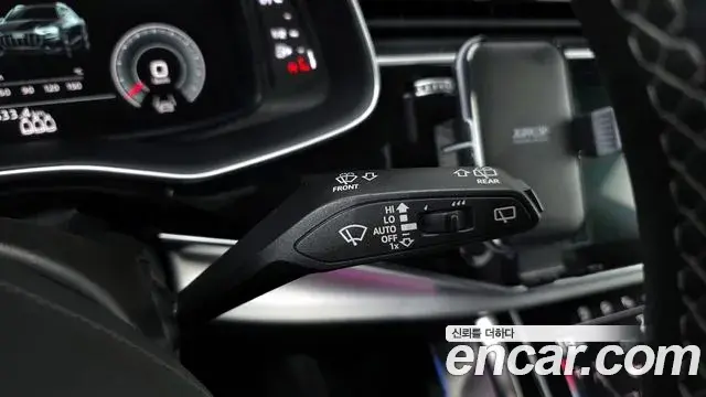 Audi Q7 2022 — Photo 9/20