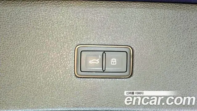 Audi Q7 2022 — Photo 20/20