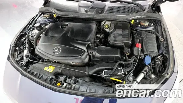 Mercedes-Benz CLA-Class 2018 — Şəkil 14/20