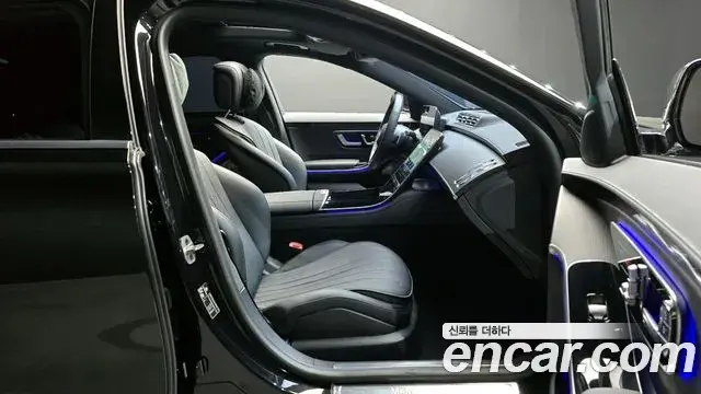 Mercedes-Benz S-Class 2025 — Фото 10/20