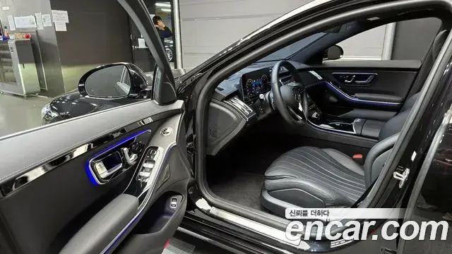 Mercedes-Benz S-Class 2025 — Фото 11/20
