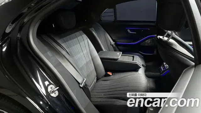 Mercedes-Benz S-Class 2025 — Фото 12/20