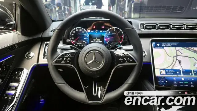 Mercedes-Benz S-Class 2025 — Фото 13/20