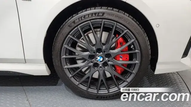 BMW 1 Series 2025 — Photo 4/20