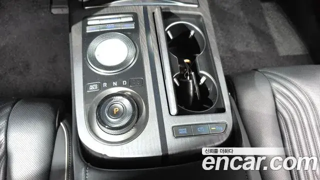 Genesis Electrified G80 2021 — Photo 9/20