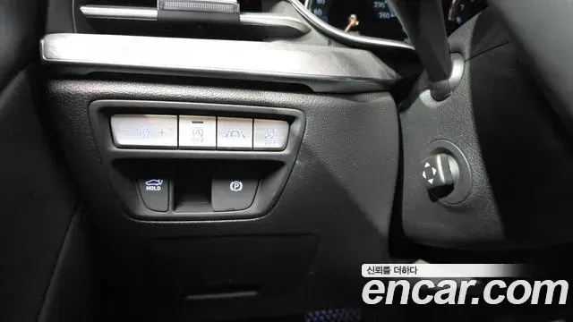 Genesis Electrified G80 2021 — Photo 18/20