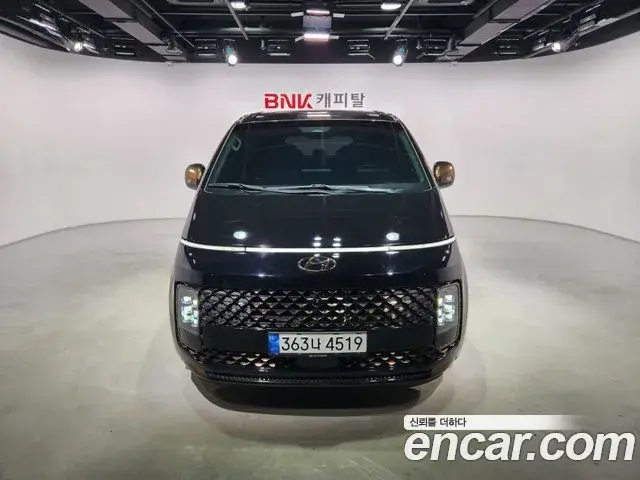 Hyundai Staria 2022 — Photo 2/20