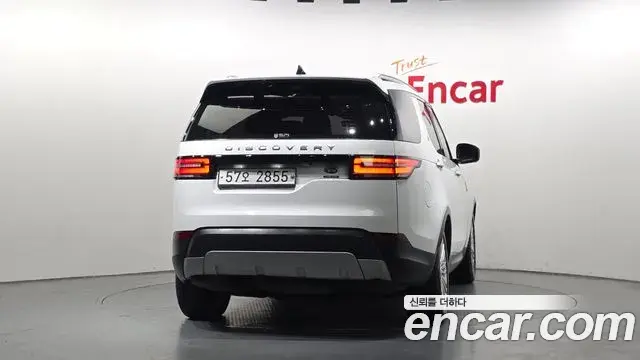 Land Rover Discovery 5 2019 — Photo 4/20