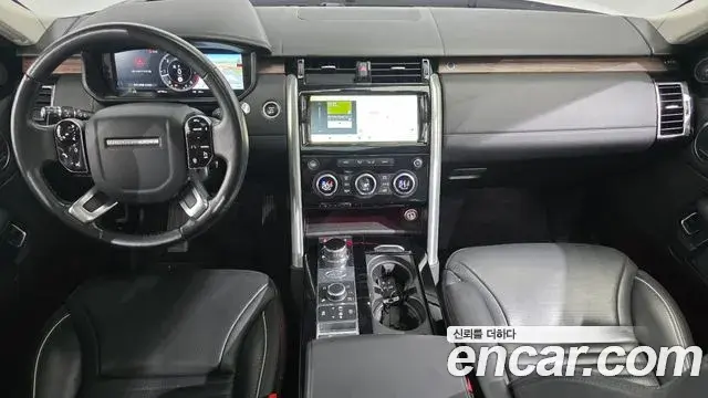 Land Rover Discovery 5 2019 — Photo 7/20