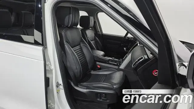 Land Rover Discovery 5 2019 — Photo 11/20