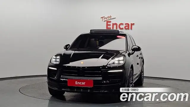 Porsche Macan 2022 — Photo 3/20