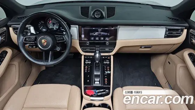 Porsche Macan 2022 — Photo 7/20