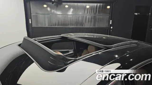 Porsche Macan 2022 — Photo 18/20