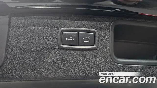 Porsche Macan 2022 — Photo 20/20