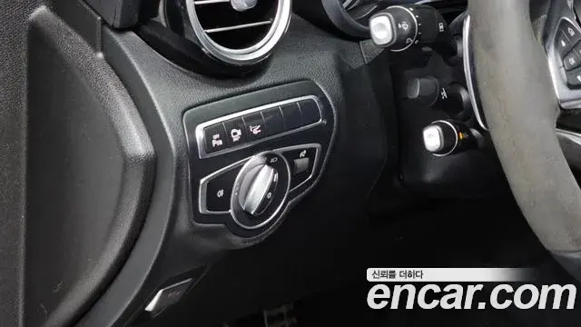 Mercedes-Benz GLC-Class 2018 — Şəkil 24/30